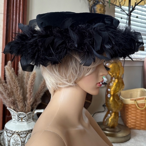 Vintage Lord & Taylor Black Velvet Kentucky Derby Wide Brim Feathers Dress Hat main image 4